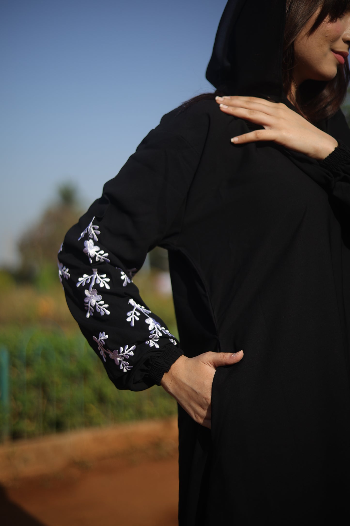 Daisy abaya