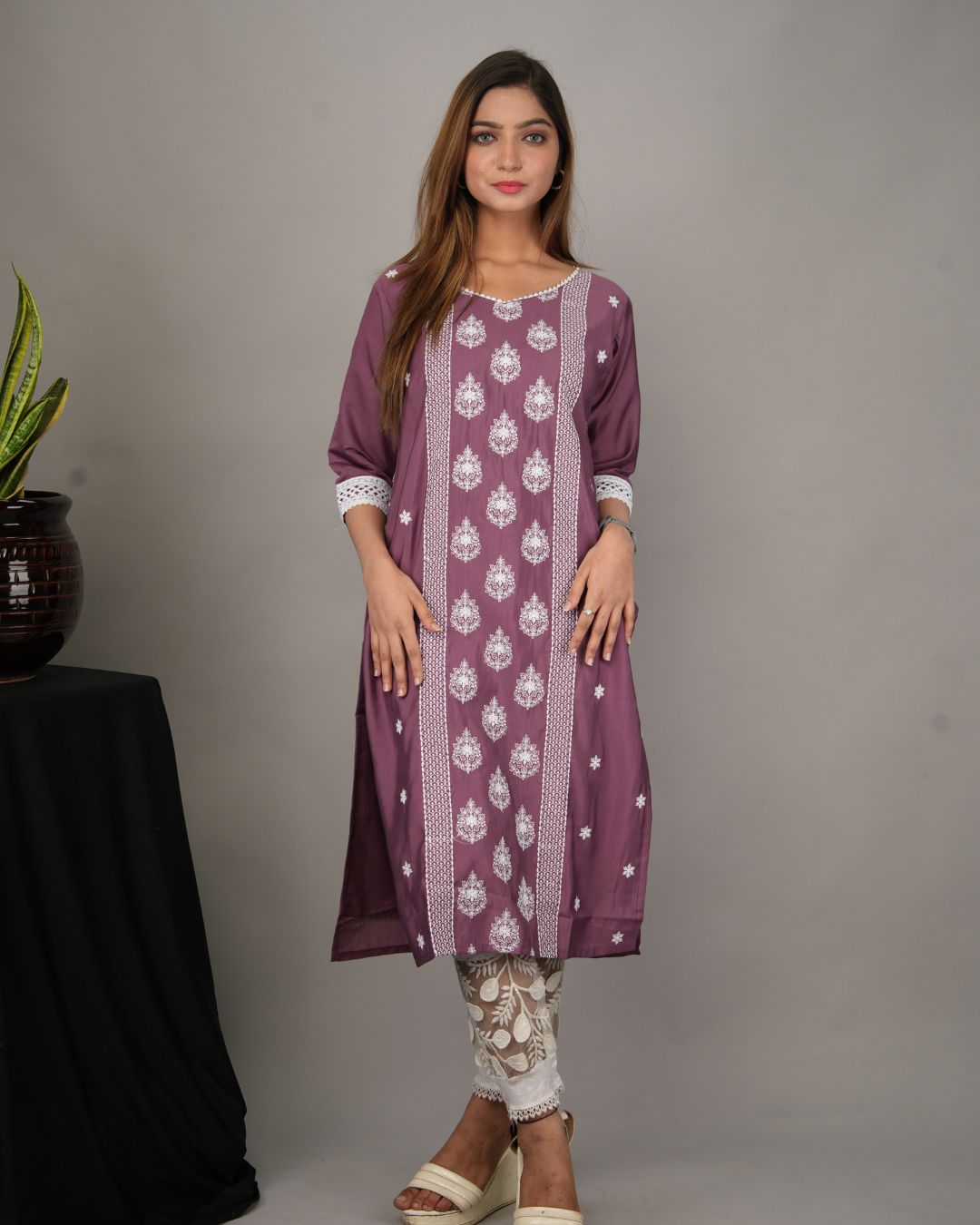 PAKISTANI THREAD KURTI