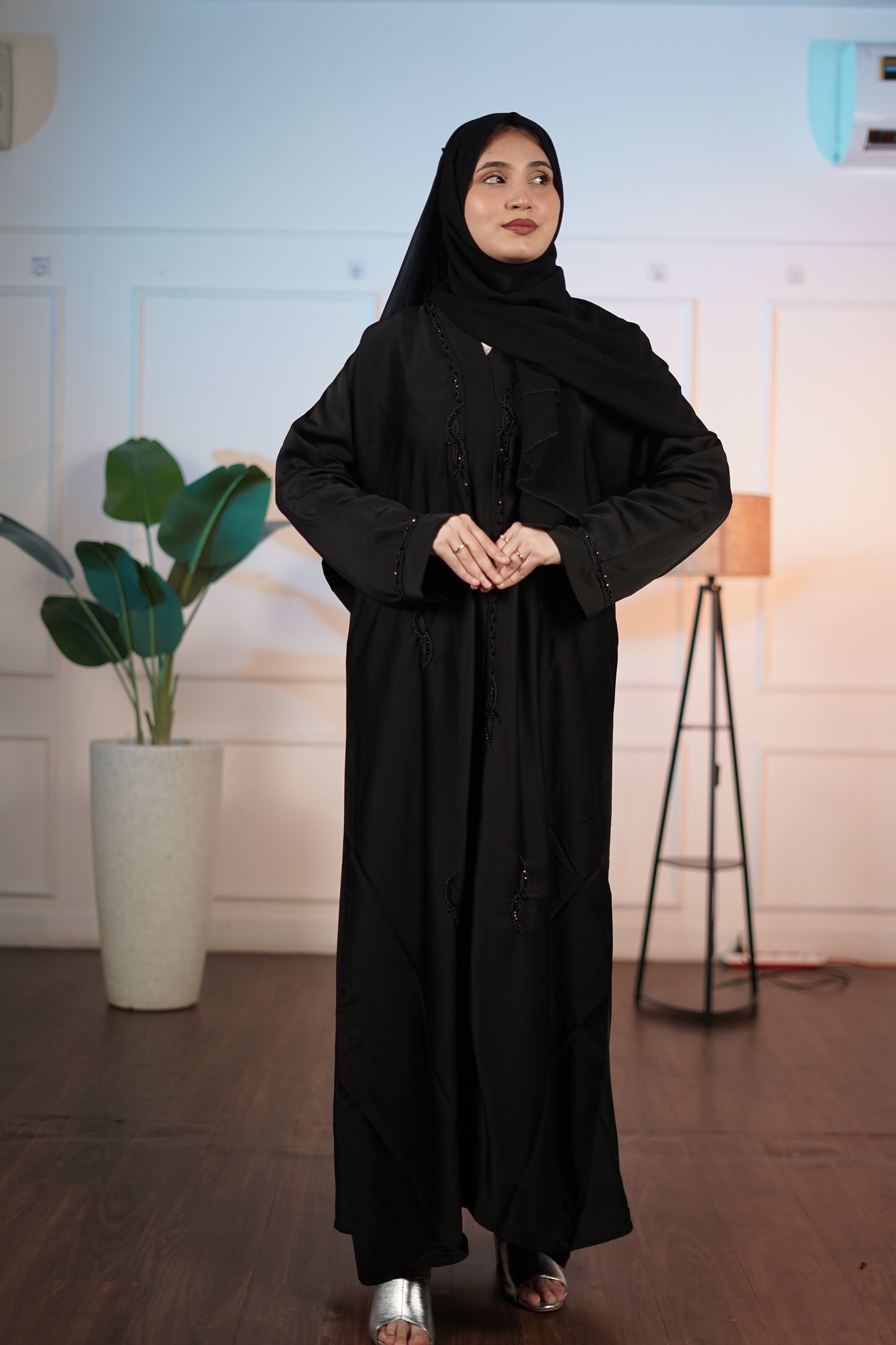 Cut Dana Abaya